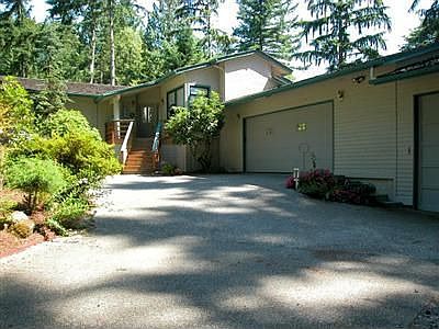 Circular driveway, one side shown.