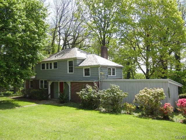 1st image of 810 W Fairfield Ave