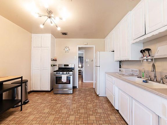5th image of 9721 W Colchester Dr