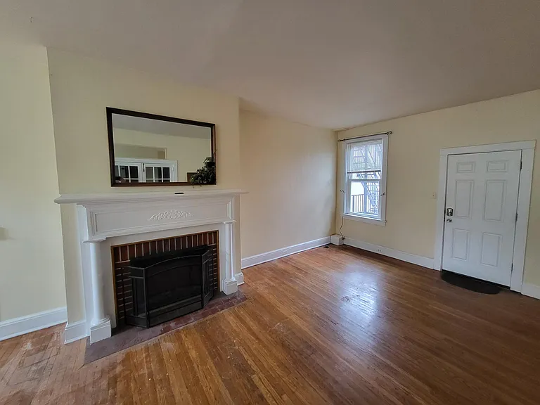 34 E Walnut St #B — Photo 23