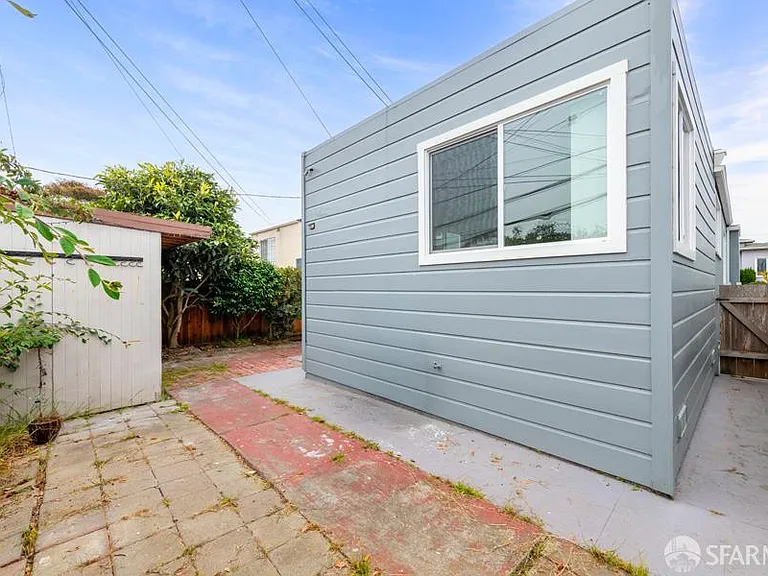 85 Dorchester Dr — Photo 36
