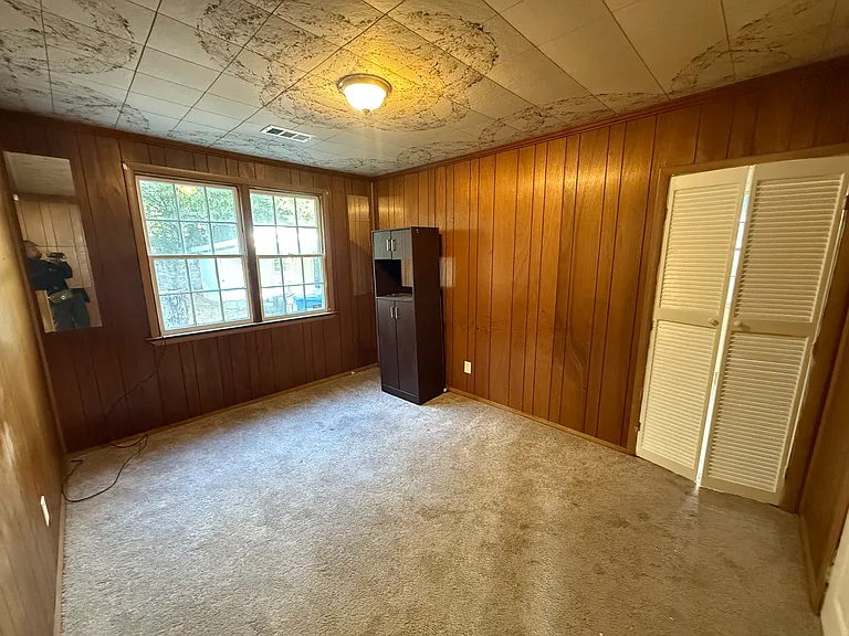 Bedroom or den whichever you prefer.
