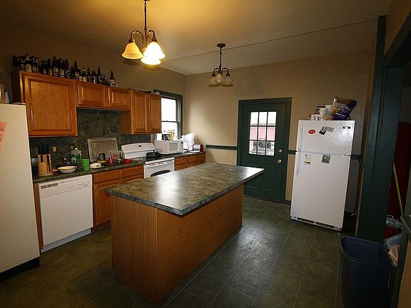 3rd image of 180 E Northwood Ave