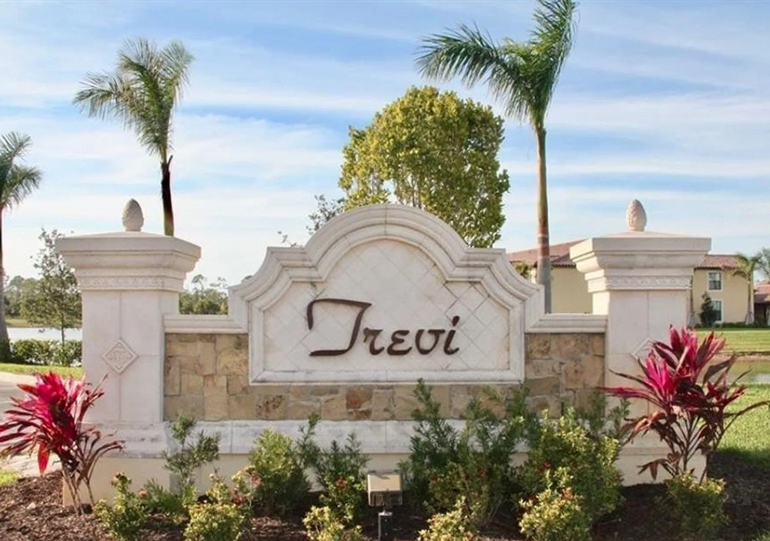 ** Treviso Bay ** 2 Bedroom\2 Bath ** Spectacular Water View ** Top Floor Condo ** Social Members... — Photo 4