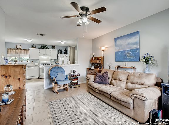 2nd image of 915 Cibolo Trl