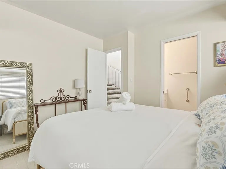 883 Katella St — Photo 26