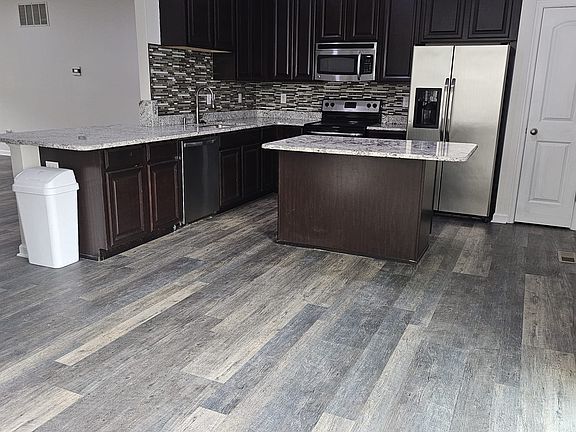 4th image of 792 Jacobsen Cir #792