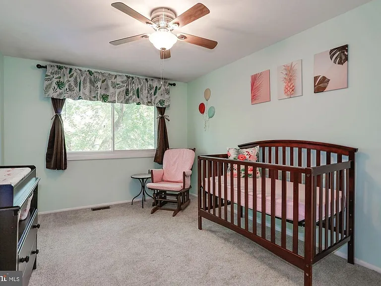 232 Willow Ter — Photo 13
