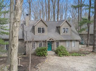 6253 Hillview Ct, Sawyer, MI 49125