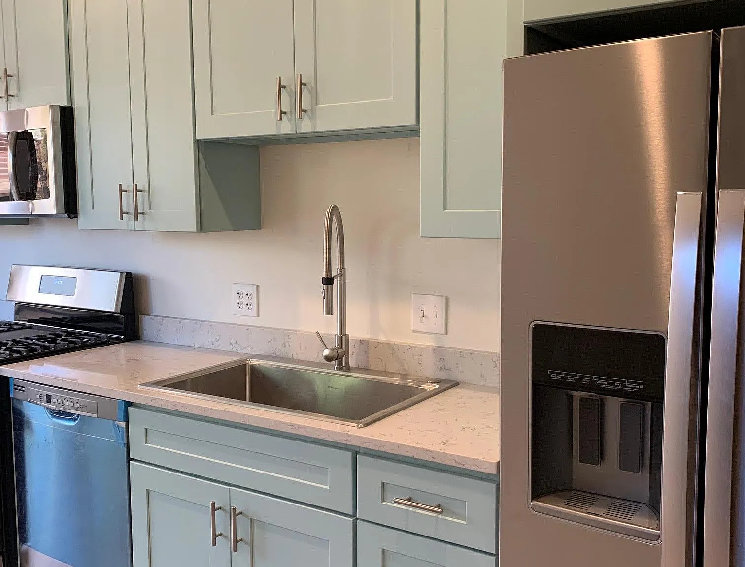 3 bed, 2.5 bath, 1525 sqft, $3,600 — Photo 1
