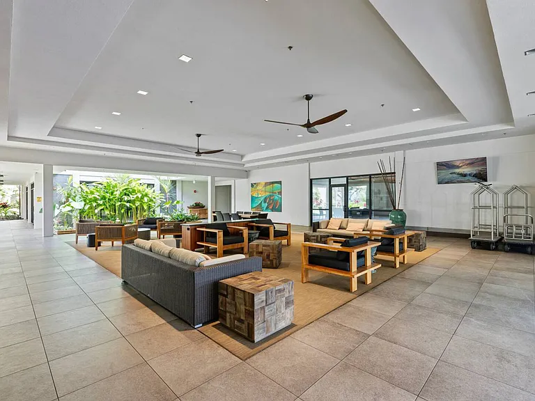 Lower Honoapiilani Rd — Photo 44