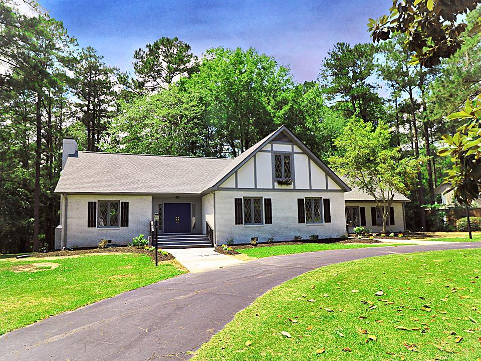 1st image of 101 Hawthorne Ct