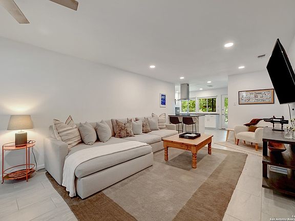 3rd image of 13434 CORAM PEAK ST