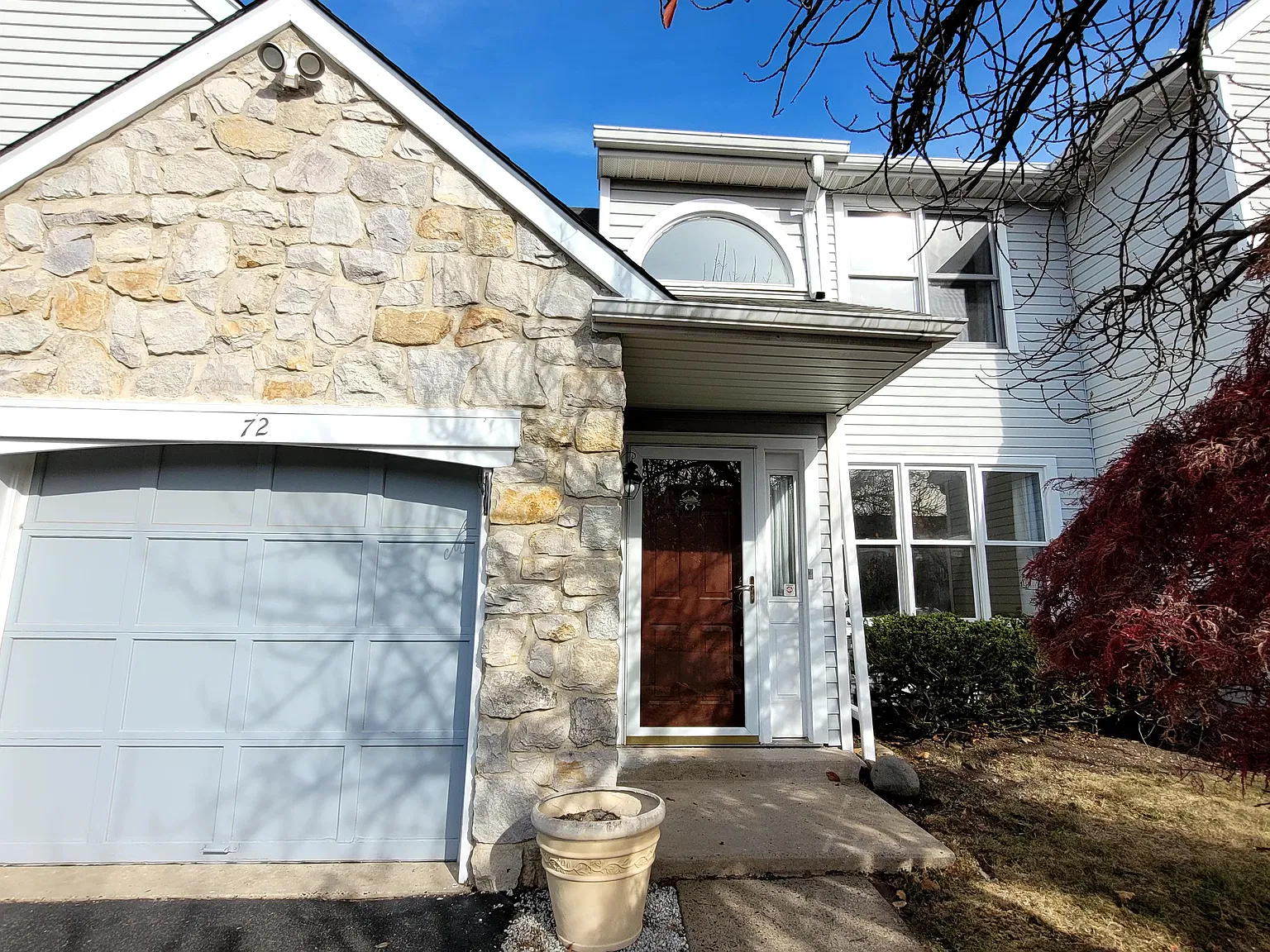 3 bed, 2.5 bath, 2836 sqft, $3,800 — Photo 2