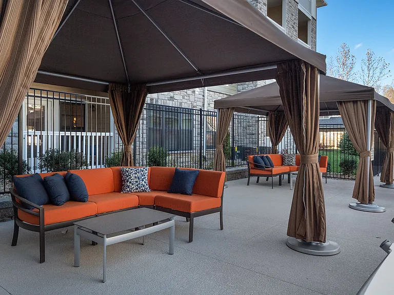 Aventura Pool Cabanas
