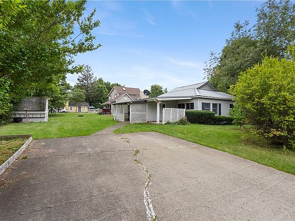 2nd image of 121 Mountview Rd W