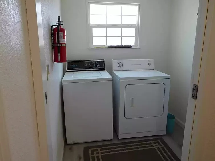 1774 Bancroft Ave — Photo 14