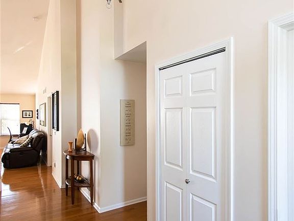 4th image of 5635 Pinehurst Dr #206