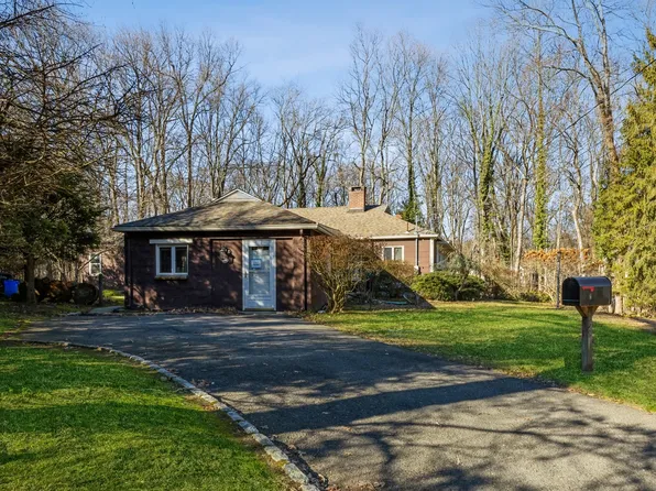 58 Taillon Ter, Closter, NJ 07624