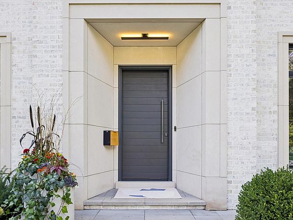 4th image of 932 Allmen Ave