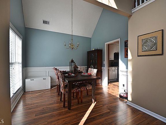 5th image of 235 Ivy Creek Dr