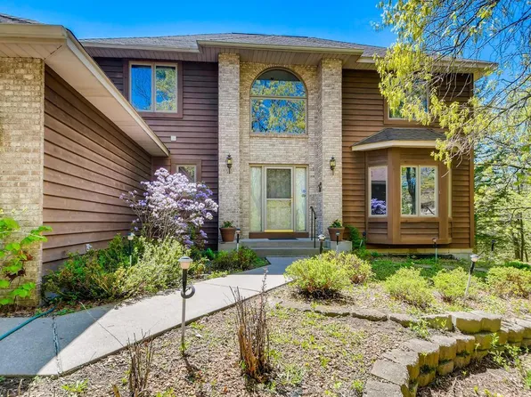 1209 River Terrace Dr, Bloomington, MN 55431