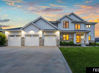 18880 Patrick Cir, Elkhorn, NE 68022
