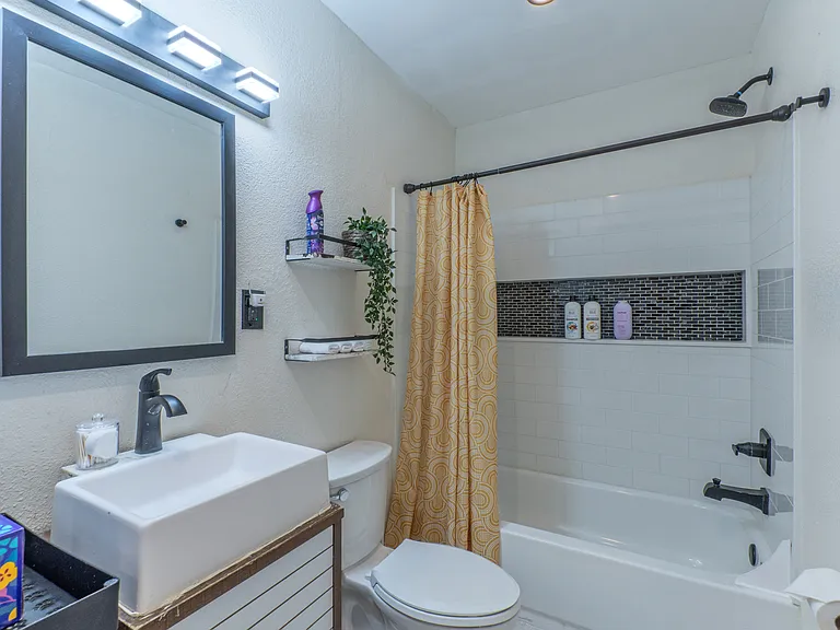 1133 S Farmer Ave #2 — Photo 9