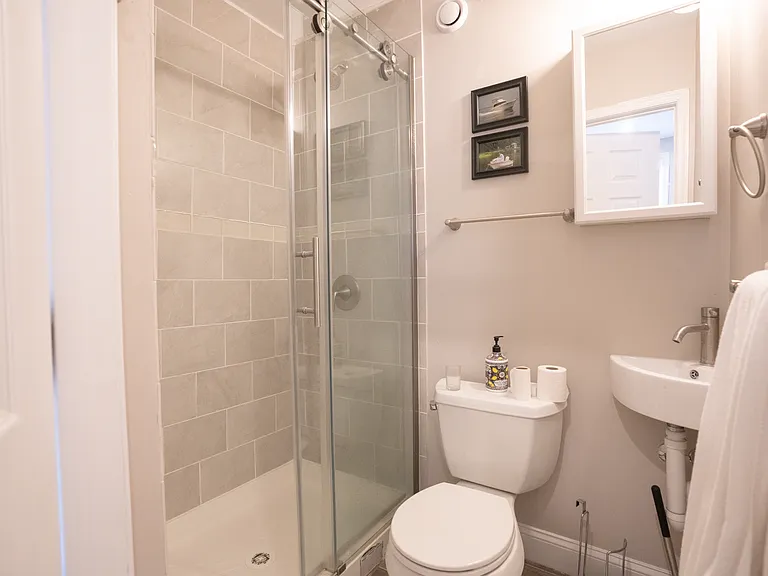 214 Prince George St #B — Photo 9