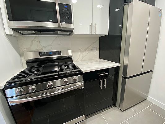 4th image of 68 Bradhurst Ave APT 8W