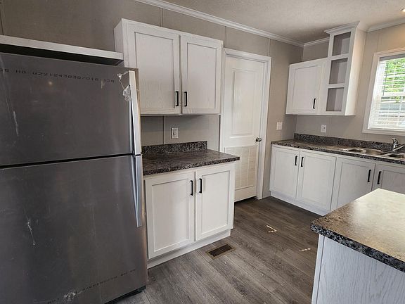 3rd image of 4359 Dogwood Blvd #699