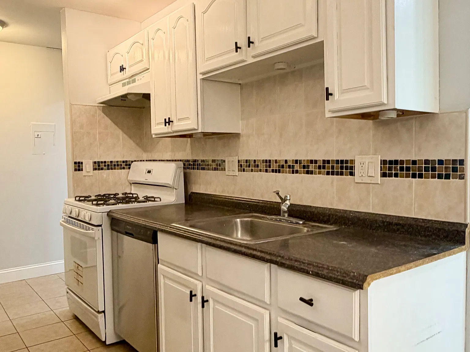 1 bed, 710 sqft, $2,000 — Photo 2