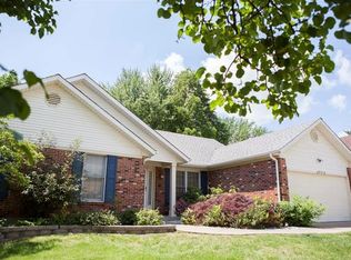 2772 Bloomfield Dr, Saint Louis, MO
