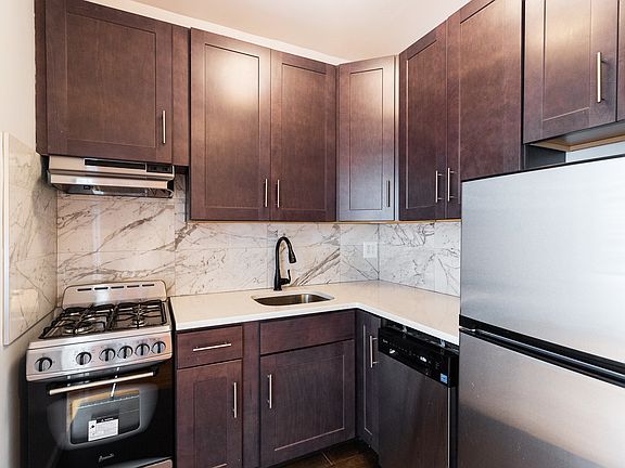 3rd image of 9 Maiden Ln #9A