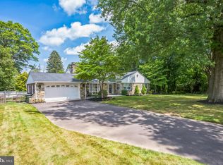 1350 King Rd, Huntingdon Valley, PA 19006