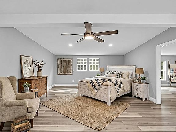 3rd image of 78 Sutton Rd