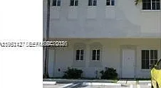 3926 SW 52nd Ave — Photo 2