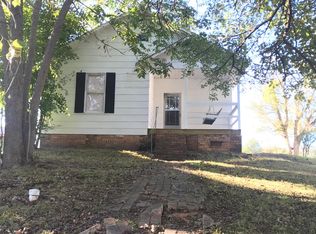 112 Irvine St, Paris, TN 38242