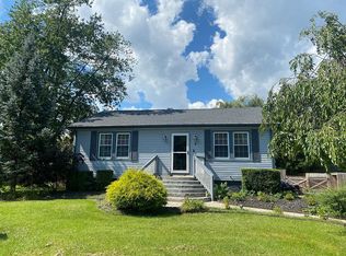 4 Moffatt Ln, Chester, NY 10918