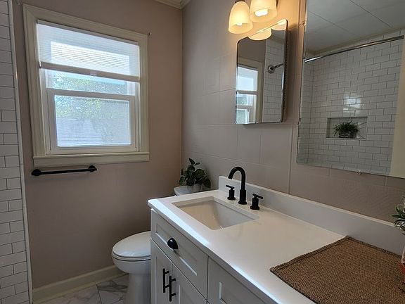 2nd image of 106 Louisa St