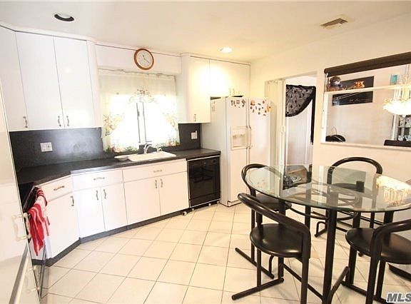 5th image of 279 Chambers Ave