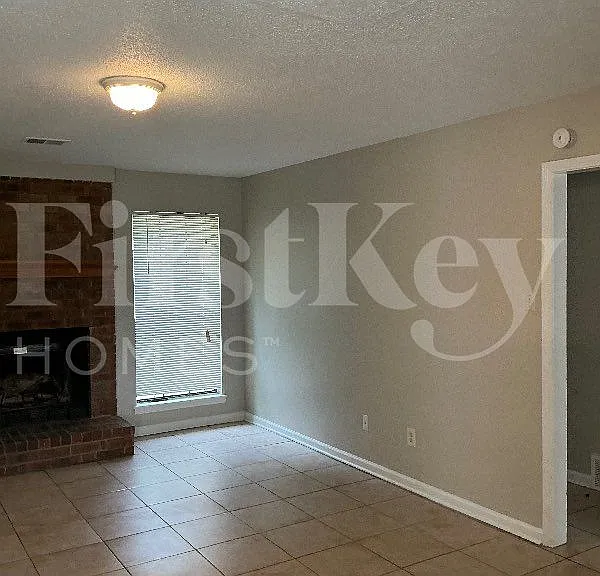 4311 Brickwood Ln — Photo 3
