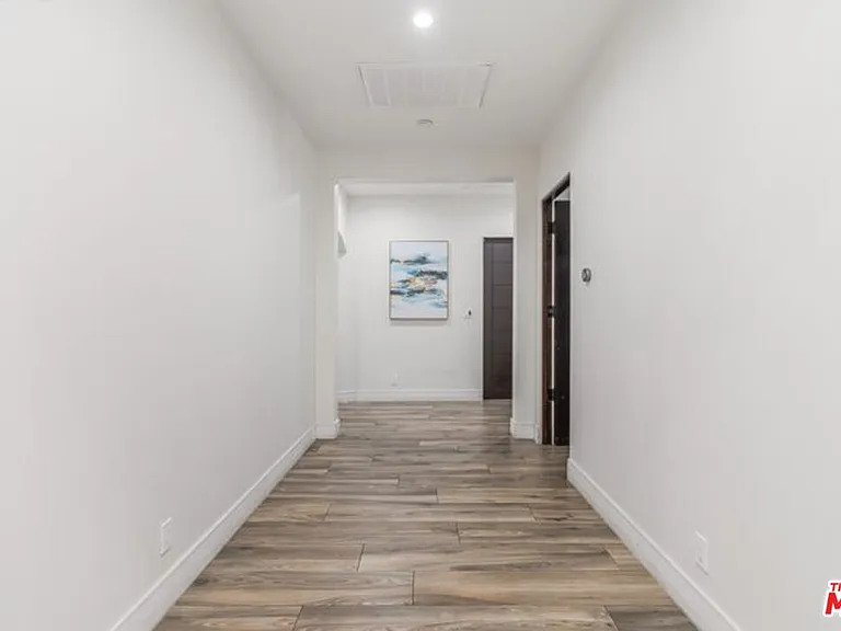 17520 Embassy Dr — Photo 29