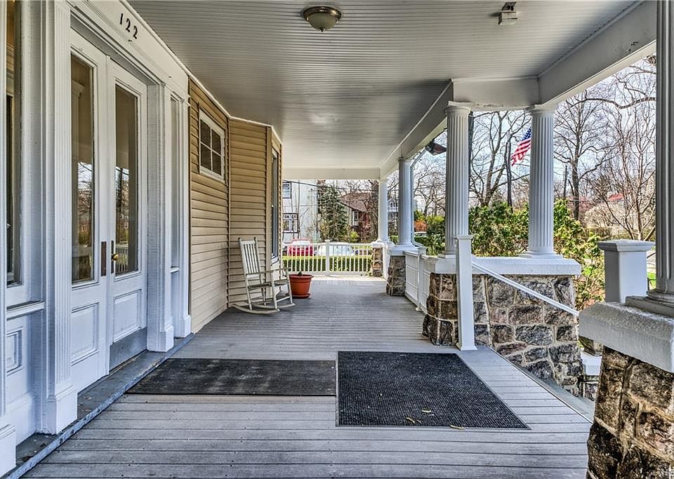 2nd image of 122 Pelhamdale Ave APT 2B
