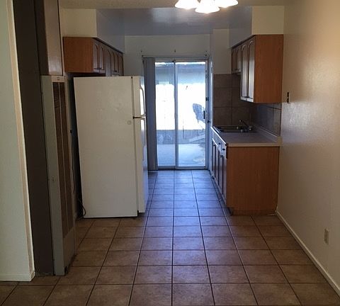 4th image of 2011 Parker Place Parker Pl #2013