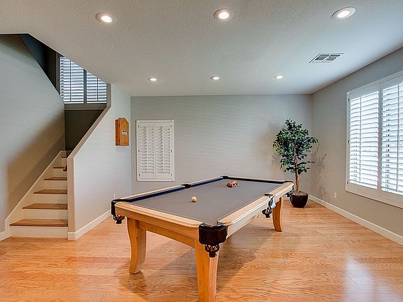 3rd image of 1145 E Crescent Ct