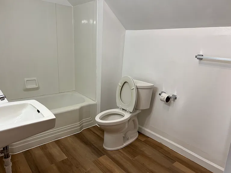 292 Pearl St #1 — Photo 7
