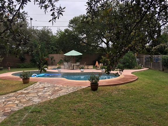2nd image of 13505 Briar Hollow Dr