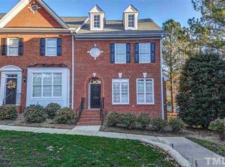 221 Kenmont Dr, Holly Springs, NC 27540