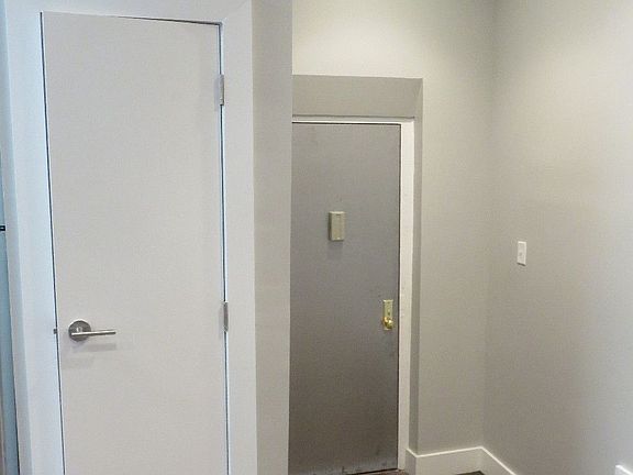 4th image of 291 Lincoln Pl APT 1A
